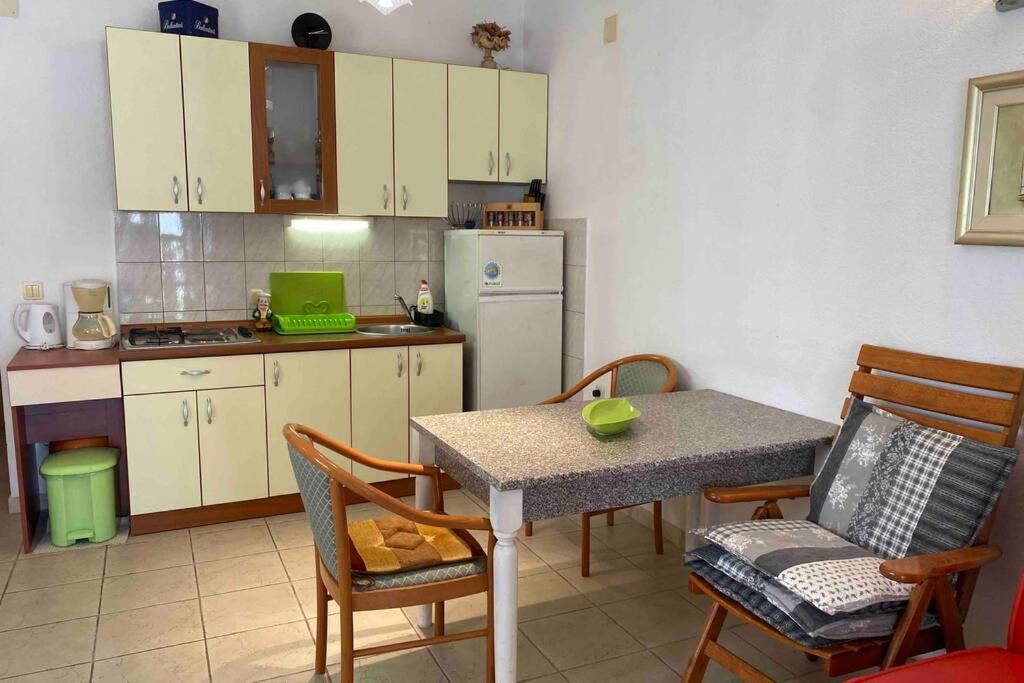 דירות סלאטינה Apartman Toma מראה חיצוני תמונה